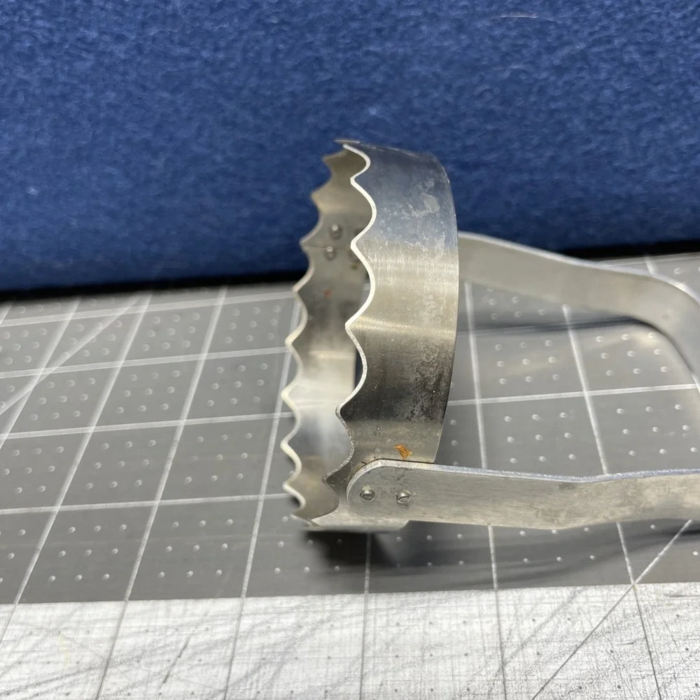 Biscuit‎ Cutter Serrated Edge Chopper Kwik-Kut MFG Co Mohawk NY